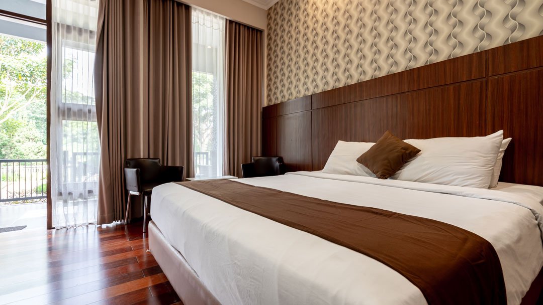 Executive Room 8