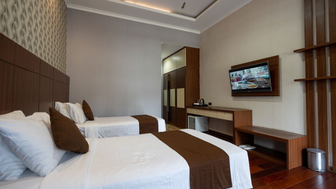 Executive Room 9