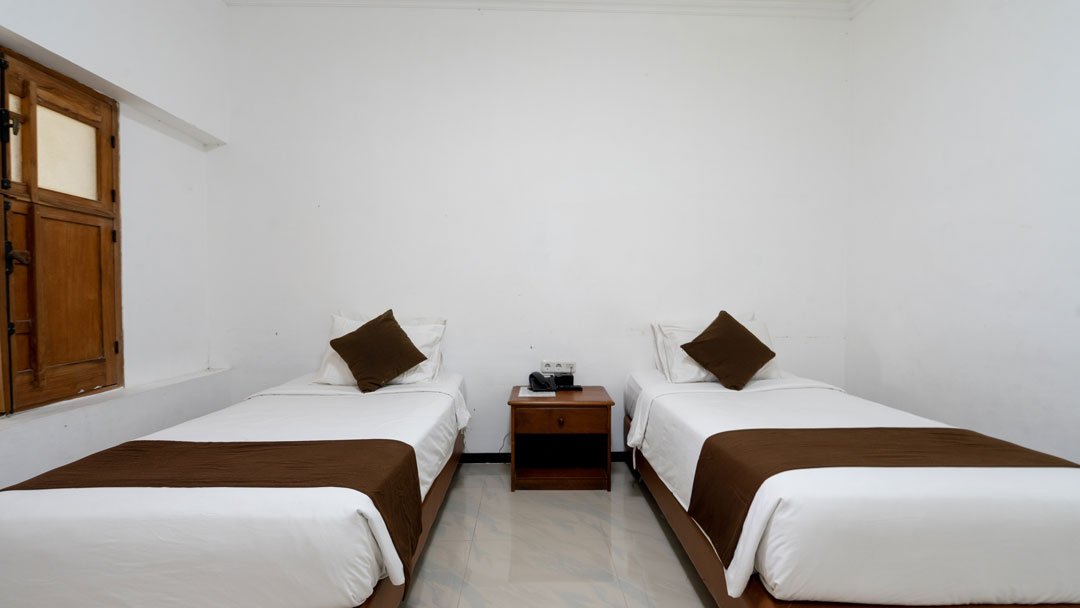 Family Room 15