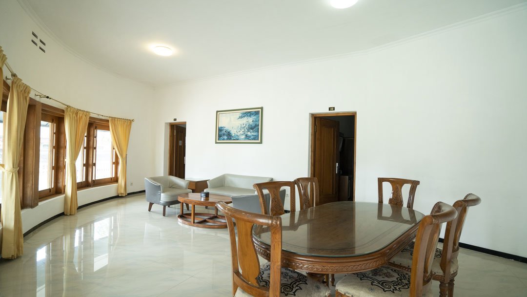Family Room 17
